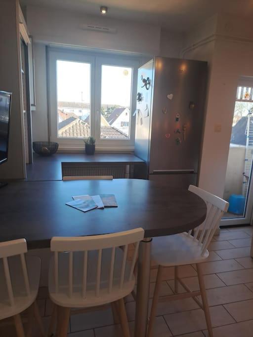 Appartement Classe 3 Etoiles, Parking Gratuit, Proche Centre-ville